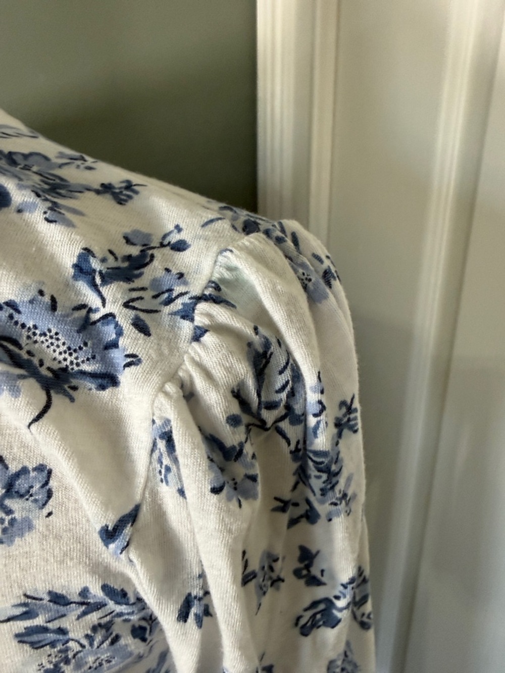 Lucky Brand Blue Floral Henley Top Soft Boho Long Sleeve Size XS - Picture 8 of 10